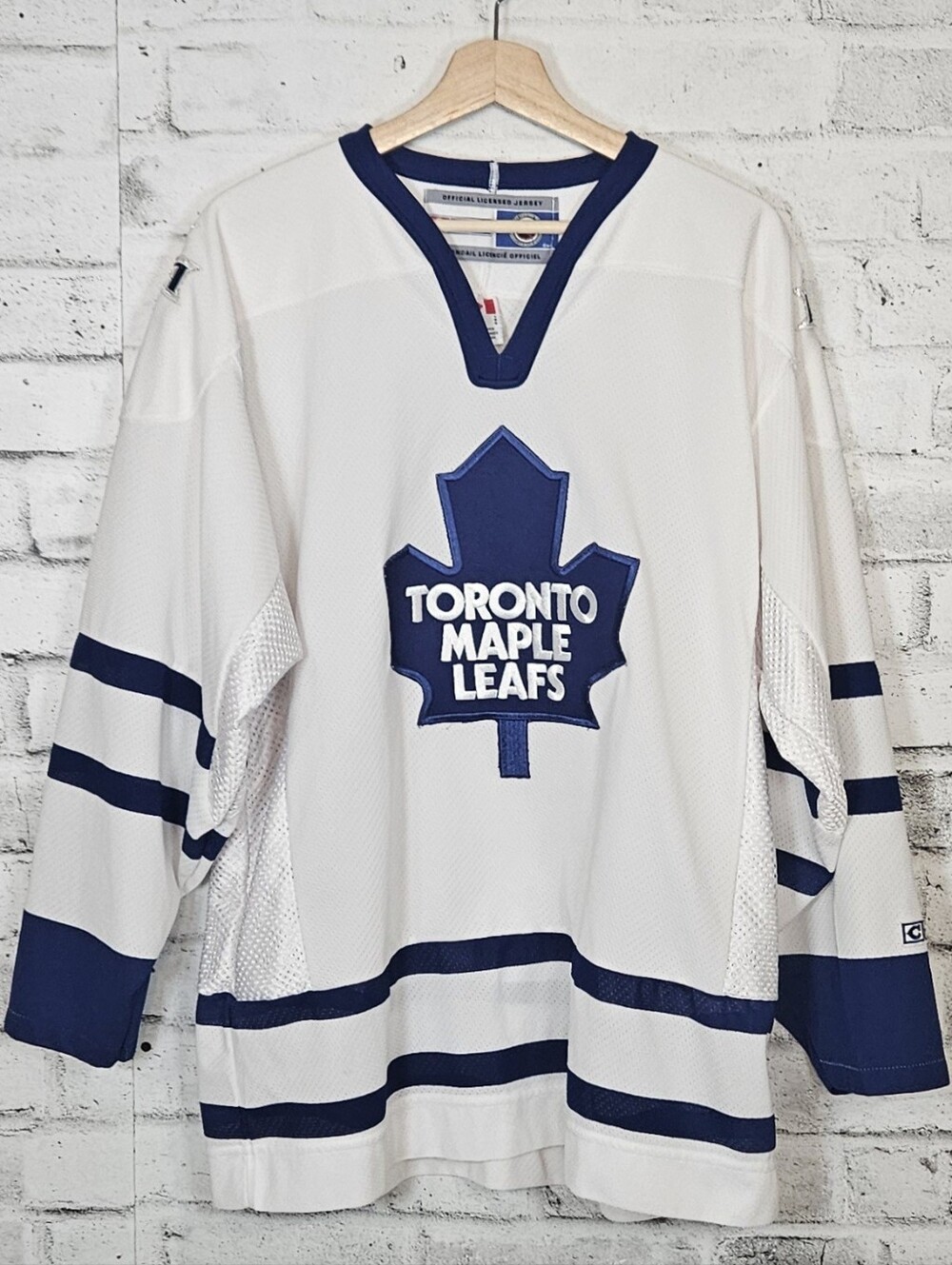 Vintage CCM Toronto Maple Leafs NHL Air Knit Hockey Jersey Mens L White